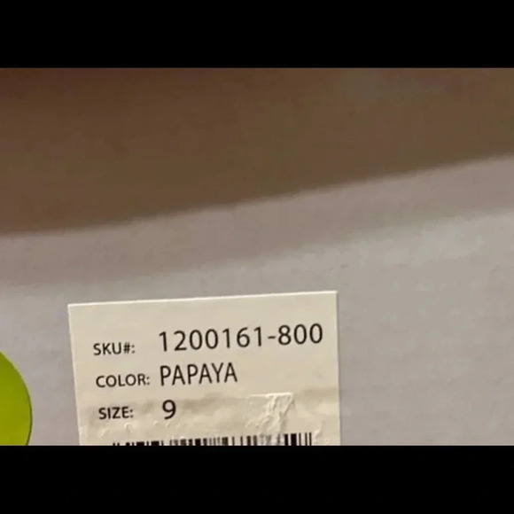 MUK LUKS Sandals - Picture 7 of 7